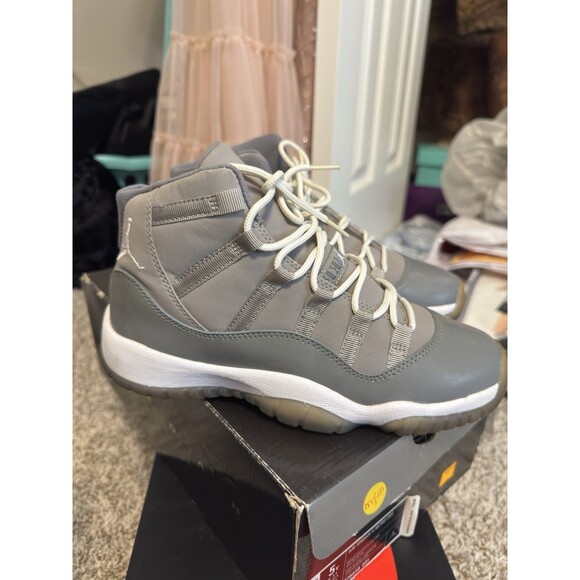 Nike Air Jordan 11 Retro Cool Grey - 2010 release - size 5 Youth - 5Y - Picture 7 of 10